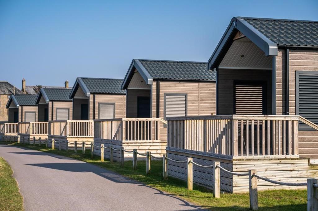 Beach Front Lodge Hopeman Exterior photo